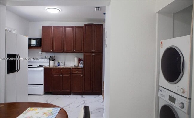 1821 Harding St in Hollywood, FL - Building Photo - Building Photo