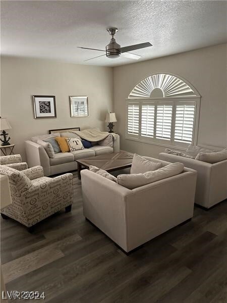 1502 Cliff Branch Dr in Henderson, NV - Building Photo - Building Photo