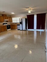 1028 Esposito St in Biloxi, MS - Building Photo