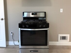 630 Metropolitan Ave in Boston, MA - Building Photo - Building Photo