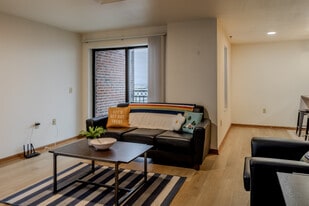 Collegiate Campus Apartments in Madison, WI - Building Photo