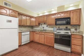1500 W Esplanade Ave, Unit 43F in Kenner, LA - Building Photo - Building Photo