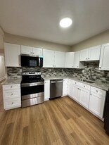 367 Lake Ave, Unit 2 in Manchester, NH - Building Photo