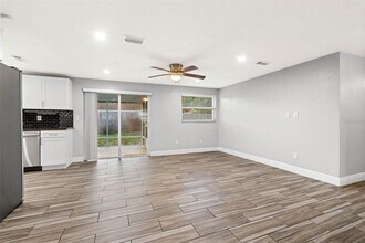 14810 55th Way N in Clearwater, FL - Building Photo - Building Photo