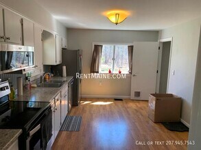 1844 Essex St in Bangor, ME - Building Photo - Building Photo