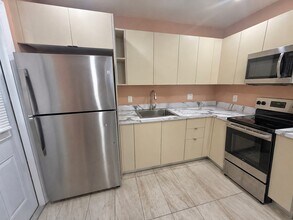 6290 NW 14th St in Sunrise, FL - Foto de edificio - Building Photo