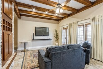 1111 W 46th St in Kansas City, MO - Building Photo - Building Photo