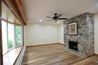 15 Green Valley Dr in Big Flats, NY - Building Photo - Building Photo