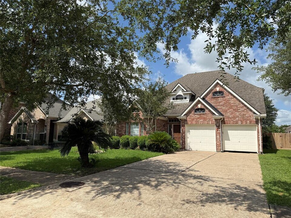 6714 Portuguese Bend Dr in Missouri City, TX - Building Photo