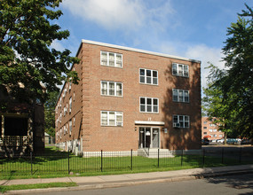 Gillett Apartments in Hartford, CT - Building Photo - Building Photo