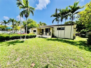 13935 NE 16th Ct in North Miami, FL - Building Photo - Building Photo