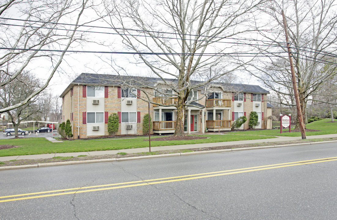 Parkdale in Rochester, MI - Building Photo