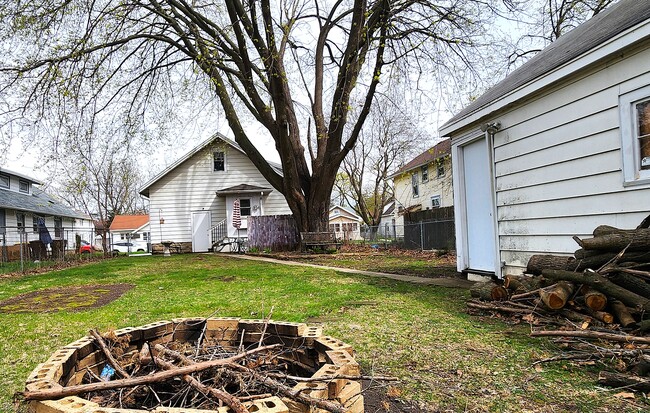 1804 Latham St in Rockford, IL - Building Photo - Building Photo