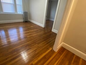 81 Whiting St in Lynn, MA - Building Photo - Building Photo