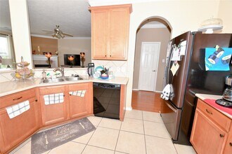 617 Laurelmist Ln in La Marque, TX - Building Photo - Building Photo