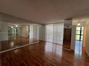11790 SW 18th St in Miami, FL - Building Photo - Building Photo