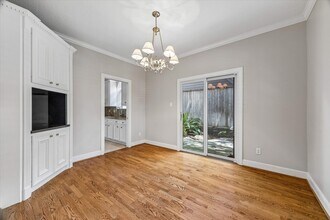 6 Pembrook Ct in Bellaire, TX - Building Photo - Building Photo