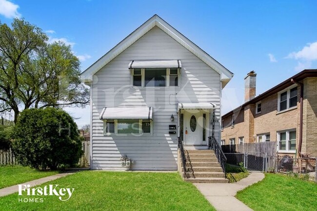 property at 1008 N 9th Ave