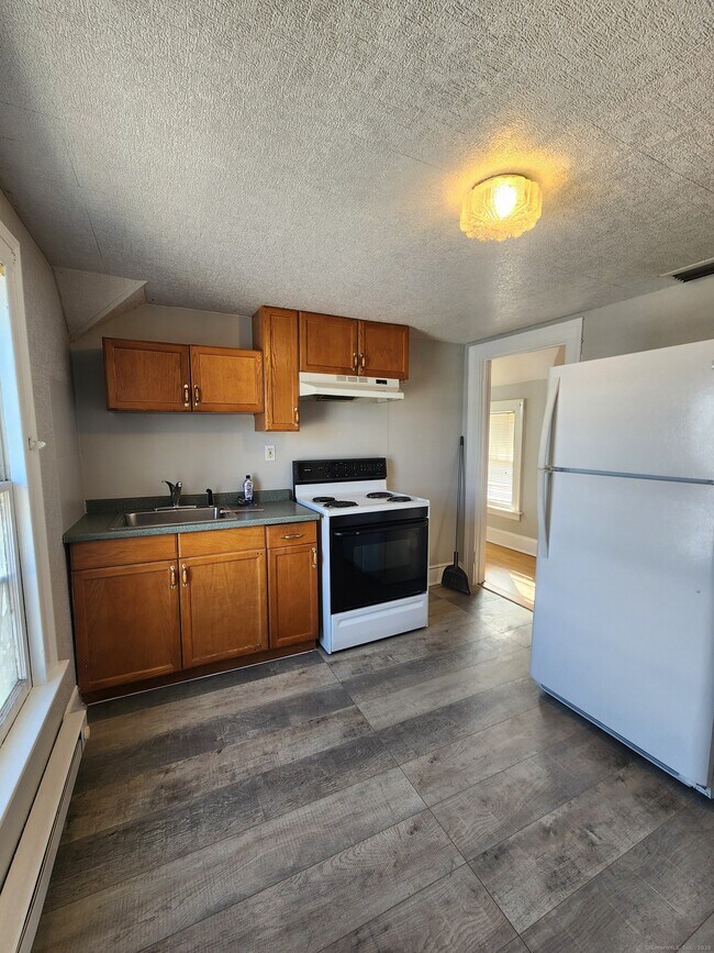 780 Farmington Ave in Bristol, CT - Building Photo - Building Photo