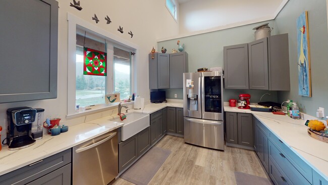 245 Whitetail Dr in Gypsum, CO - Foto de edificio - Building Photo