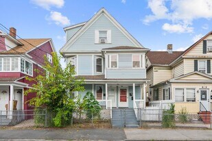 565 Carroll Ave in Bridgeport, CT - Building Photo