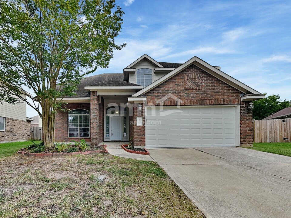 22927 Lily Creek Dr in Tomball, TX - Building Photo