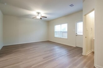 544 Solomon Ln in Brookshire, TX - Building Photo - Building Photo