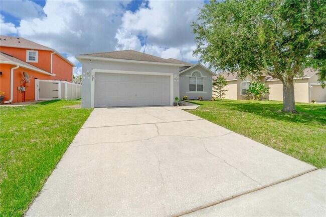 525 Ridges Dr in Dundee, FL - Building Photo - Building Photo