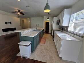 730 Straw Lake Dr in Brandon, FL - Building Photo - Building Photo