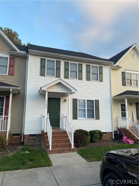 1156 Settlers Landing Dr in Tappahannock, VA - Building Photo