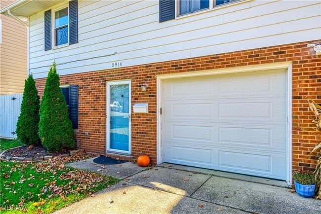 2914 Burnham Jump Dr in Cuyahoga Falls, OH - Building Photo - Building Photo