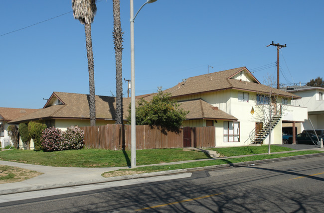 1761 Pomona Ave in Costa Mesa, CA - Building Photo - Building Photo