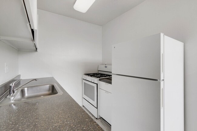 Monticello at Southern Towers in Alexandria, VA - Foto de edificio - Building Photo