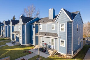 15 Lincoln Pl SW in Calgary, AB - Building Photo