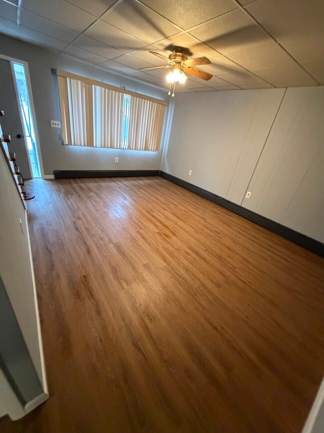 454 Bodnick St in Blakely, PA - Building Photo - Building Photo