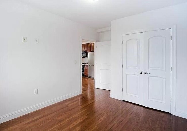 25-25 Newtown Ave in Queens, NY - Building Photo - Building Photo