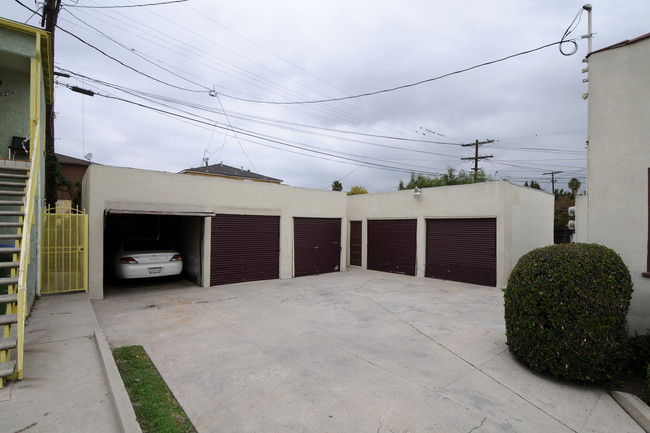 1821 S Redondo Blvd in Los Angeles, CA - Building Photo - Building Photo