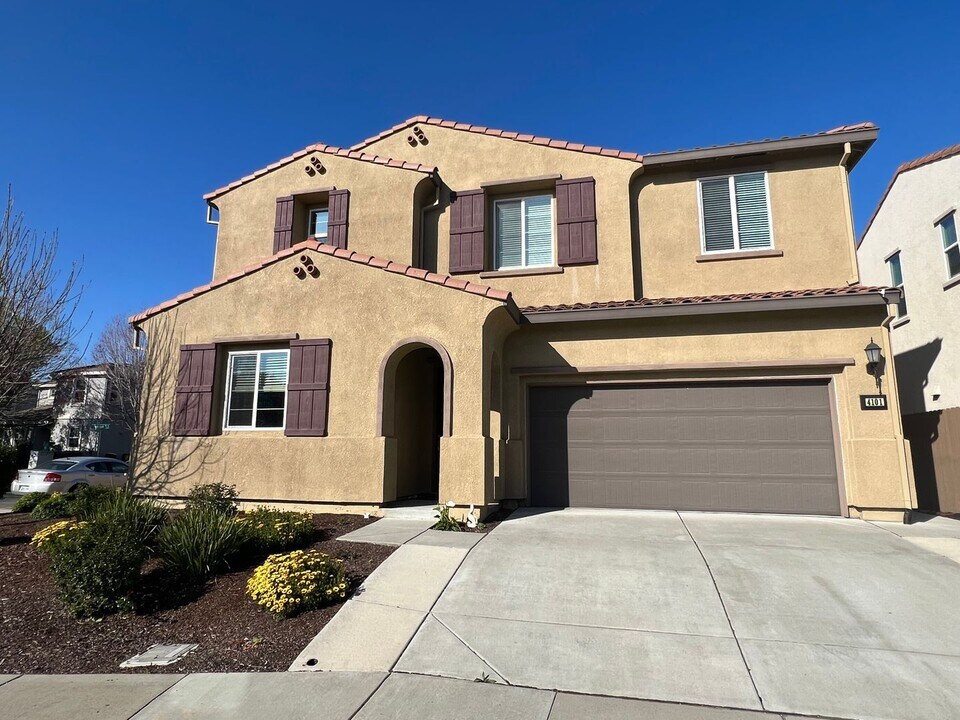 4101 Dardanelles St in Sacramento, CA - Building Photo