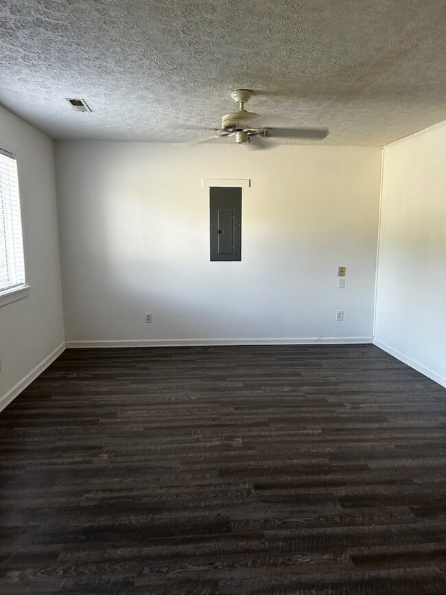 2826 W Cleveland St in Elloree, SC - Building Photo - Building Photo