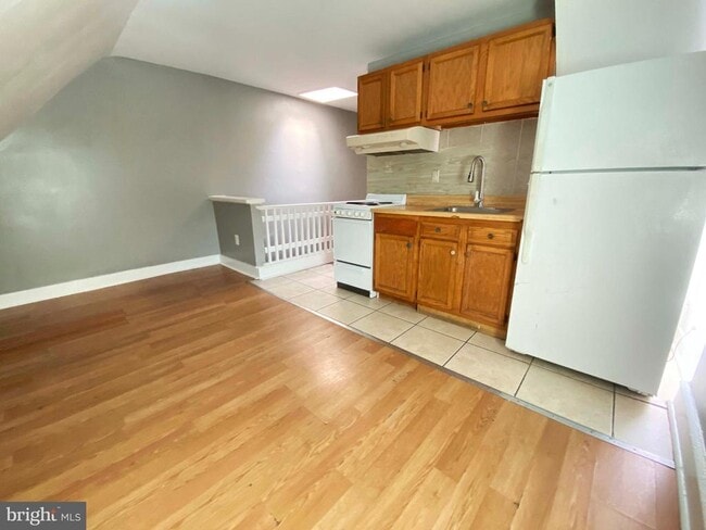 property at 408 E Roosevelt Blvd