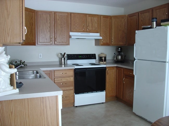 1916 Haughton Ave, Unit 4 in North Mankato, MN - Foto de edificio - Building Photo