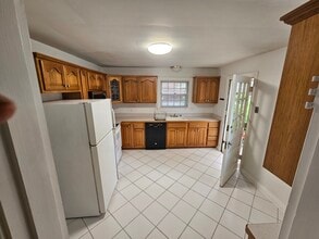 2219 Saratoga Dr in Louisville, KY - Building Photo - Building Photo