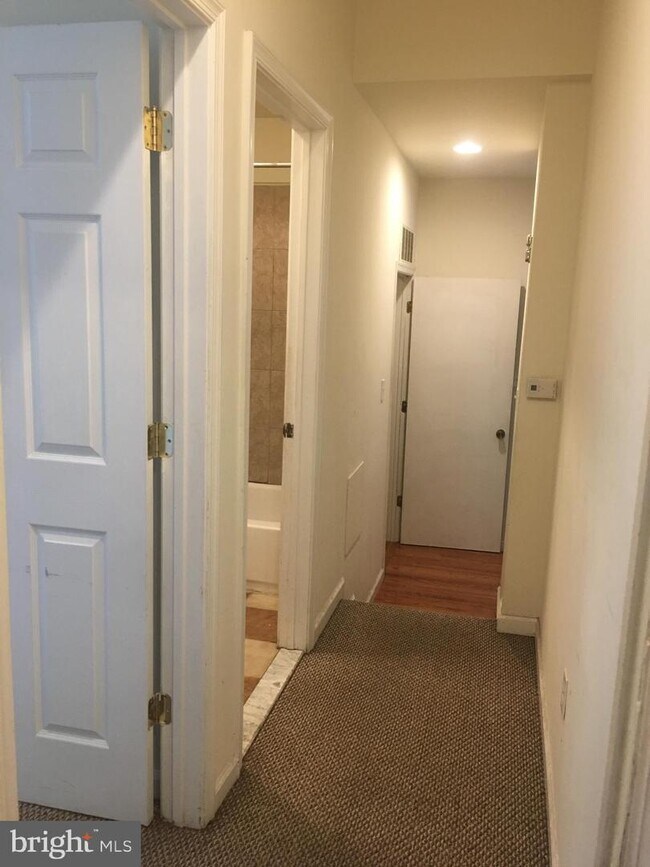 1724 W Diamond St-Unit -1ST FLOOR in Philadelphia, PA - Building Photo - Building Photo