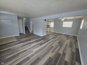 10166 Southeastern Ave in Indianapolis, IN - Building Photo - Building Photo