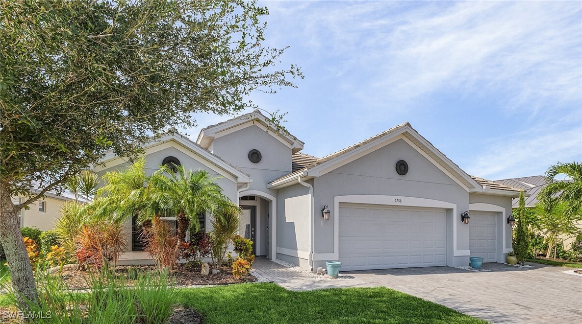 2736 Lambay Ct in Cape Coral, FL - Foto de edificio