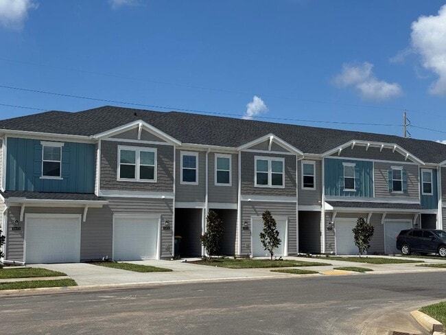 6877 Gable Grv Ave in Jacksonville, FL - Building Photo - Building Photo