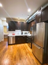 1002 S 11th St, Unit 201 in Philadelphia, PA - Building Photo - Building Photo