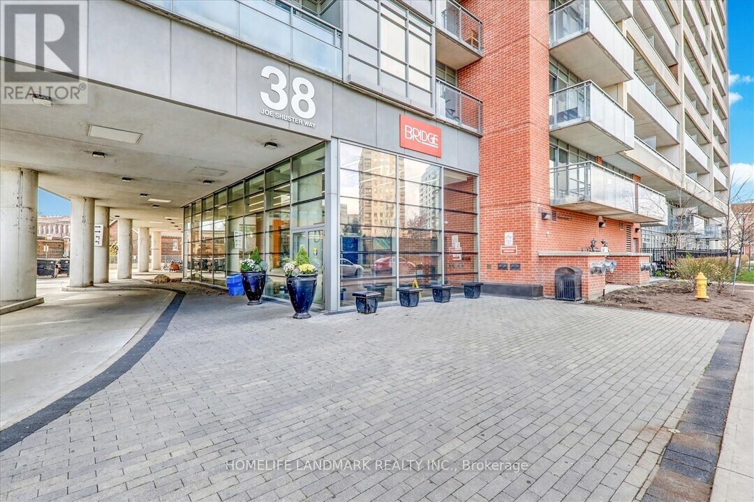 38-1538 Joe Shuster Way in Toronto, ON - Building Photo