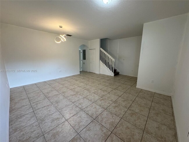 14046 SW 49th St in Miramar, FL - Building Photo - Building Photo