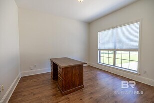 101 Normandy St in Fairhope, AL - Building Photo